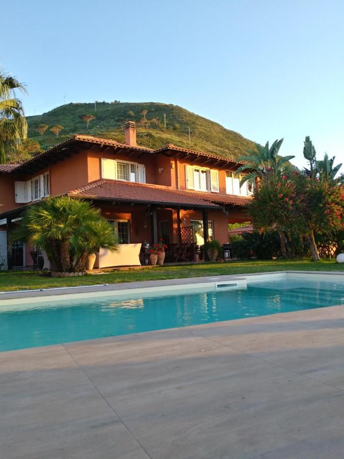 تْشيفالو B&B Villa Di Giorgi المظهر الخارجي الصورة