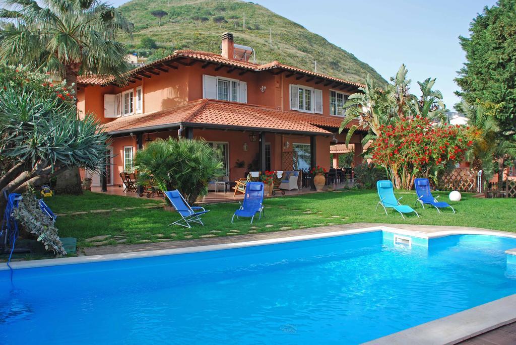 تْشيفالو B&B Villa Di Giorgi المظهر الخارجي الصورة